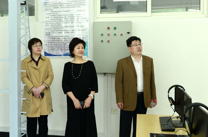 书记院长陪同调研.jpg
